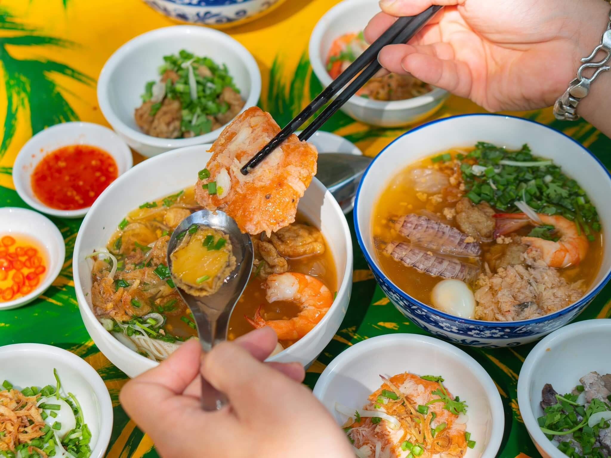 Top 10 Quán Ăn Đêm Quận 9 Ngon Rẻ Mở Khuya Cho Team Cú Đêm