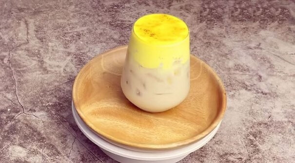 1 cách làm trà sữa kem trứng tại nhà: Thơm ngon, béo ngậy chuẩn vị