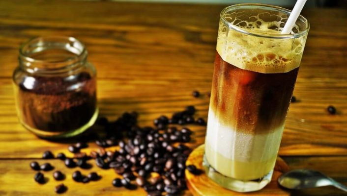 làm cà phê bạc xỉu pha bọt