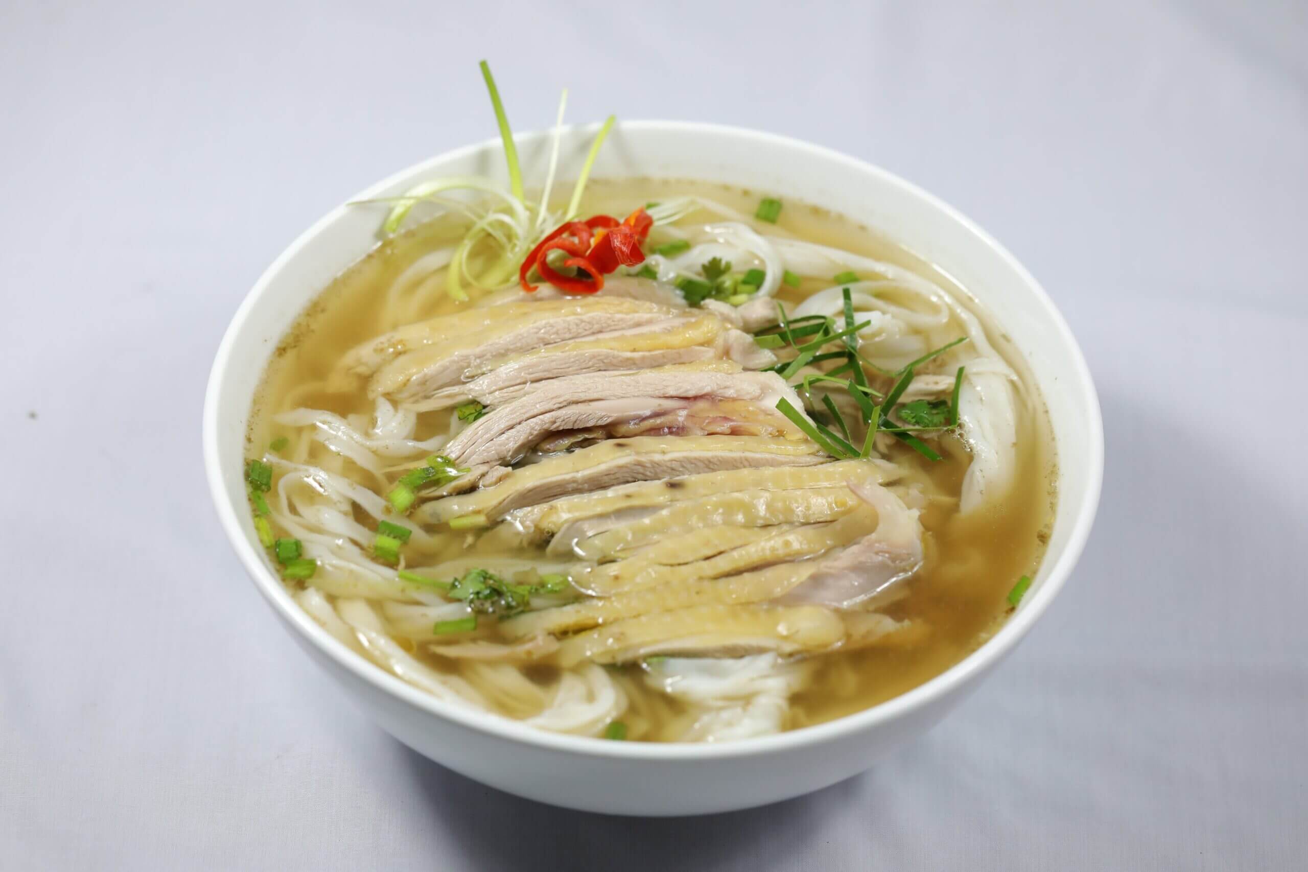 1 Bí Quyết Nấu Phở Gà Ngon Chuẩn Vị Tại Nhà: Đơn Giản Mà Đậm Đà